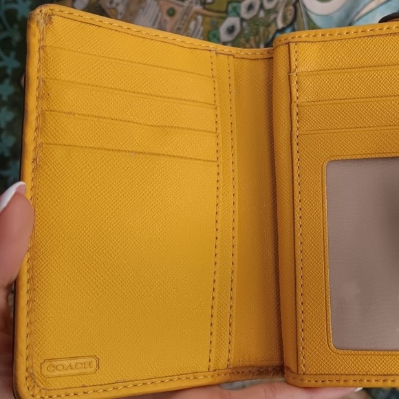 Coach Y2K Soho accordion buckle bifold wallet - Picture 9 of 12